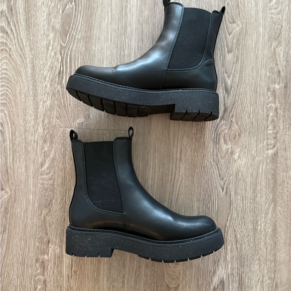 a new day Black Chelsea Platform Ankle Boots - Picture 2 of 7